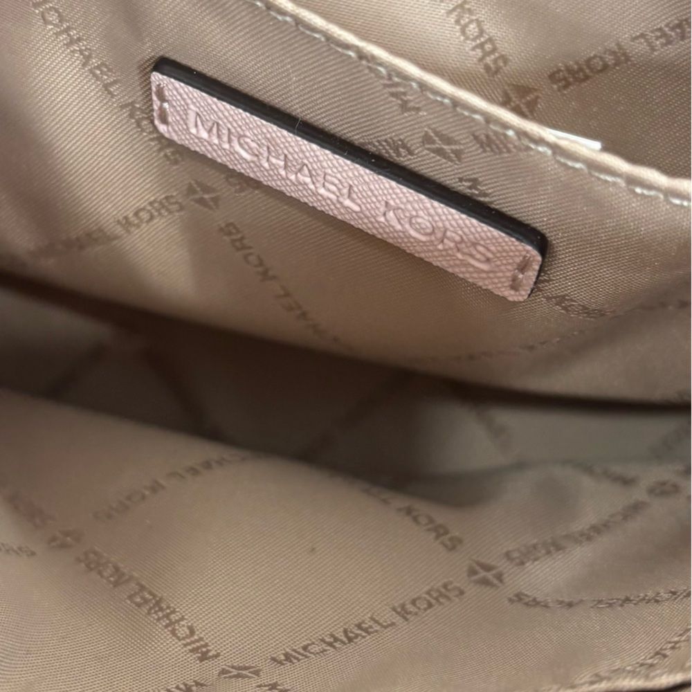 Michael Kors Jet Set Travel Medium Dome Shoulder Crossbody Bag MK Pale Gold NWT - Picture 4 of 9